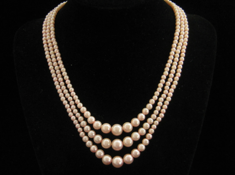 3 Strand Pearl Necklace Vintage - feauerd image