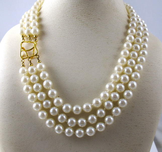 3 Strand Pearl Necklace Vintage